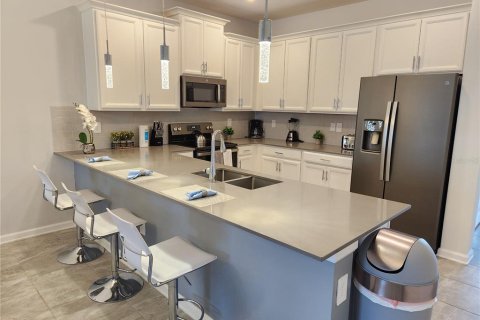 Condo in Davenport, Florida, 3 bedrooms  № 1914399 - photo 8
