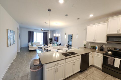 Condo in Davenport, Florida, 3 bedrooms  № 1914399 - photo 6