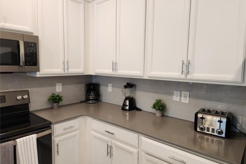 Condo in Davenport, Florida, 3 bedrooms  № 1914399 - photo 7