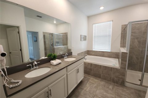 Condo in Davenport, Florida, 3 bedrooms  № 1914399 - photo 14