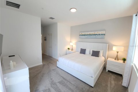 Condo in Davenport, Florida, 3 bedrooms  № 1914399 - photo 12