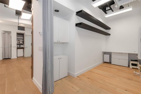 Купить коммерческую недвижимость в Корал-Гейблс, Флорида № 2088810 - фото 9
