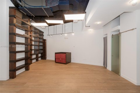 Купить коммерческую недвижимость в Корал-Гейблс, Флорида № 2088810 - фото 4
