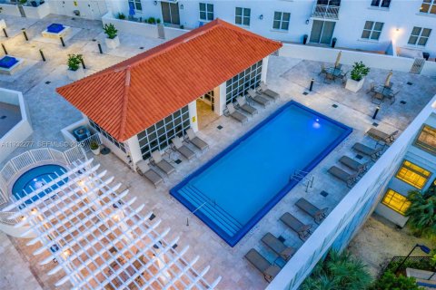 Купить коммерческую недвижимость в Корал-Гейблс, Флорида № 2088810 - фото 15