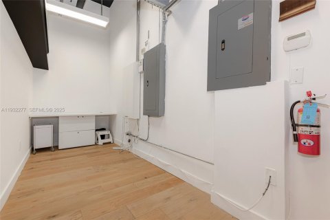 Купить коммерческую недвижимость в Корал-Гейблс, Флорида № 2088810 - фото 8