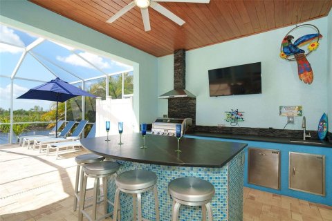 House in Port Charlotte, Florida 3 bedrooms, 197.42 sq.m. № 2142986 - photo 15