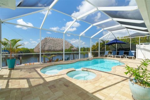 House in Port Charlotte, Florida 3 bedrooms, 197.42 sq.m. № 2142986 - photo 18