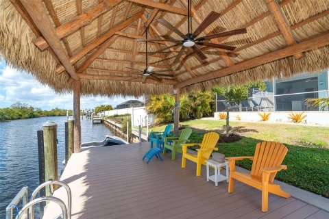 House in Port Charlotte, Florida 3 bedrooms, 197.42 sq.m. № 2142986 - photo 22