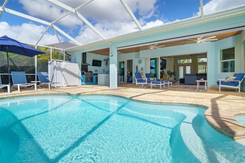 House in Port Charlotte, Florida 3 bedrooms, 197.42 sq.m. № 2142986 - photo 16