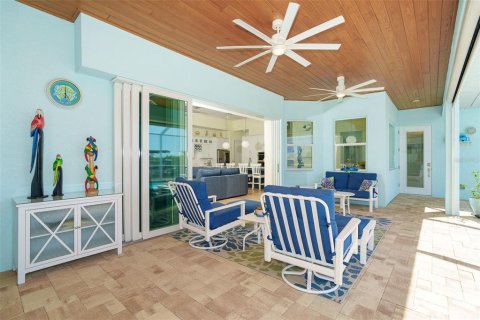House in Port Charlotte, Florida 3 bedrooms, 197.42 sq.m. № 2142986 - photo 9