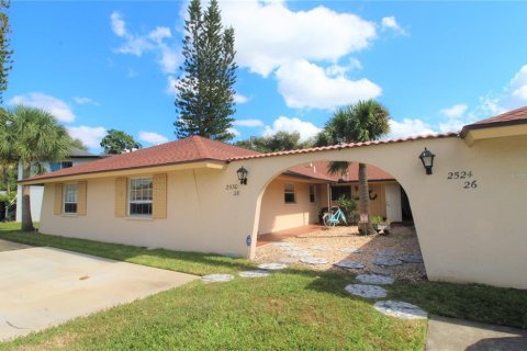 Apartamento en alquiler en Sarasota, Florida, 2 dormitorios, 92.9 m2 № 1913932 - foto 1