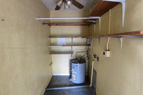 Купить виллу или дом в Вирджиния-Гарденс, Флорида 3 спальни, 104.79м2, № 1969810 - фото 22