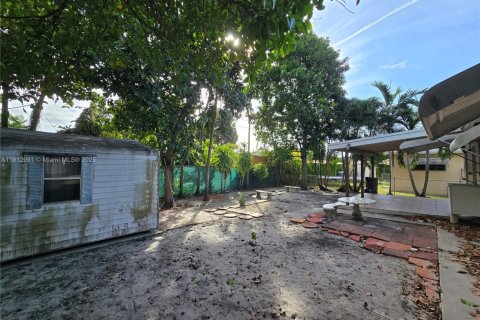 Купить виллу или дом в Вирджиния-Гарденс, Флорида 3 спальни, 104.79м2, № 1969810 - фото 26