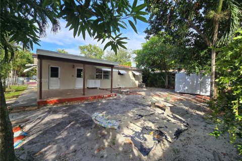 Купить виллу или дом в Вирджиния-Гарденс, Флорида 3 спальни, 104.79м2, № 1969810 - фото 19