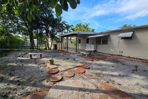 Купить виллу или дом в Вирджиния-Гарденс, Флорида 3 спальни, 104.79м2, № 1969810 - фото 25