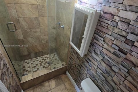 Купить виллу или дом в Вирджиния-Гарденс, Флорида 3 спальни, 104.79м2, № 1969810 - фото 12