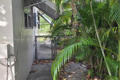 Купить виллу или дом в Вирджиния-Гарденс, Флорида 3 спальни, 104.79м2, № 1969810 - фото 30