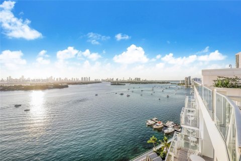 Condominio en venta en Miami Beach, Florida, 2 dormitorios, 176.51 m2 № 1890484 - foto 1