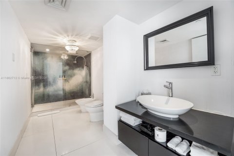Condominio en venta en Miami Beach, Florida, 2 dormitorios, 176.51 m2 № 1890484 - foto 13