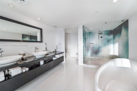 Condominio en venta en Miami Beach, Florida, 2 dormitorios, 176.51 m2 № 1890484 - foto 10