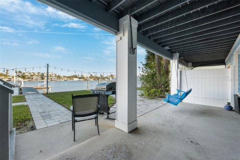 House in Indian Rocks Beach, Florida 3 bedrooms, 150.87 sq.m. № 1540002 - photo 27