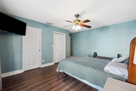 House in Indian Rocks Beach, Florida 3 bedrooms, 150.87 sq.m. № 1540002 - photo 18