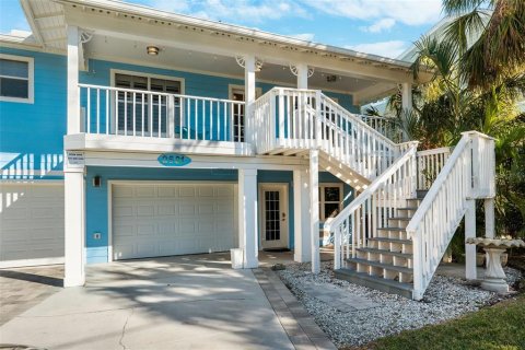 House in Indian Rocks Beach, Florida 3 bedrooms, 150.87 sq.m. № 1540002 - photo 4