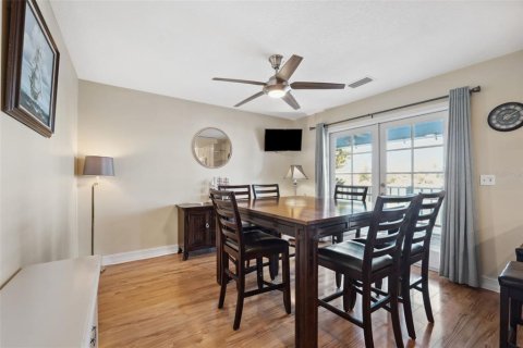 House in Indian Rocks Beach, Florida 3 bedrooms, 150.87 sq.m. № 1540002 - photo 15