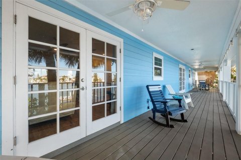 House in Indian Rocks Beach, Florida 3 bedrooms, 150.87 sq.m. № 1540002 - photo 25