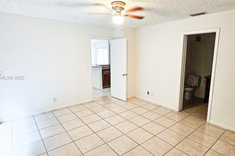 Снять в аренду кондоминиум в Бойнтон-Бич, Флорида 2 спальни, 80.27м2, № 1984092 - фото 10