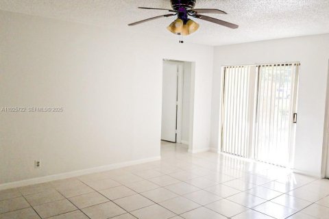 Снять в аренду кондоминиум в Бойнтон-Бич, Флорида 2 спальни, 80.27м2, № 1984092 - фото 16