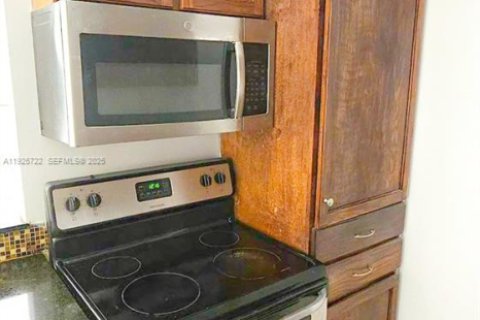 Снять в аренду кондоминиум в Бойнтон-Бич, Флорида 2 спальни, 80.27м2, № 1984092 - фото 3