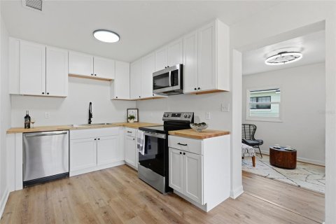 Купить виллу или дом в Гейнсвилл, Флорида 5 комнат, 131.74м2, № 2219576 - фото 11
