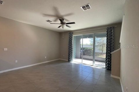 Adosado en alquiler en Wildwood, Florida, 3 dormitorios, 156.82 m2 № 1873302 - foto 2