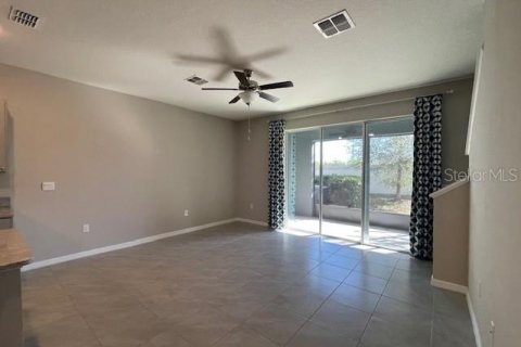 Adosado en alquiler en Wildwood, Florida, 3 dormitorios, 156.82 m2 № 1873302 - foto 3