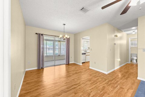 House in Ocala, Florida 2 bedrooms, 106.28 sq.m. № 1673048 - photo 6