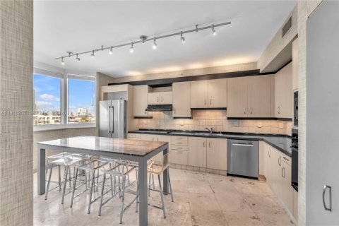 Condo in Miami Beach, Florida, 1 bedroom  № 2059695 - photo 7