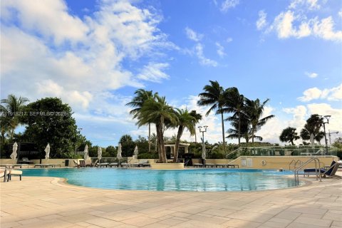 Condo in Miami Beach, Florida, 1 bedroom  № 2059695 - photo 27