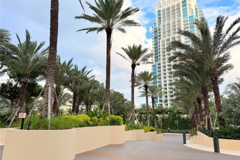 Condo in Miami Beach, Florida, 1 bedroom  № 2059695 - photo 19
