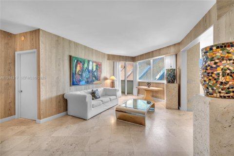 Condo in Miami Beach, Florida, 1 bedroom  № 2059695 - photo 2