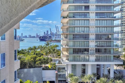 Condo in Miami Beach, Florida, 1 bedroom  № 2059695 - photo 11