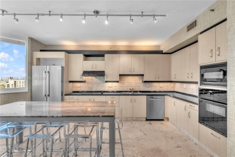 Condo in Miami Beach, Florida, 1 bedroom  № 2059695 - photo 6