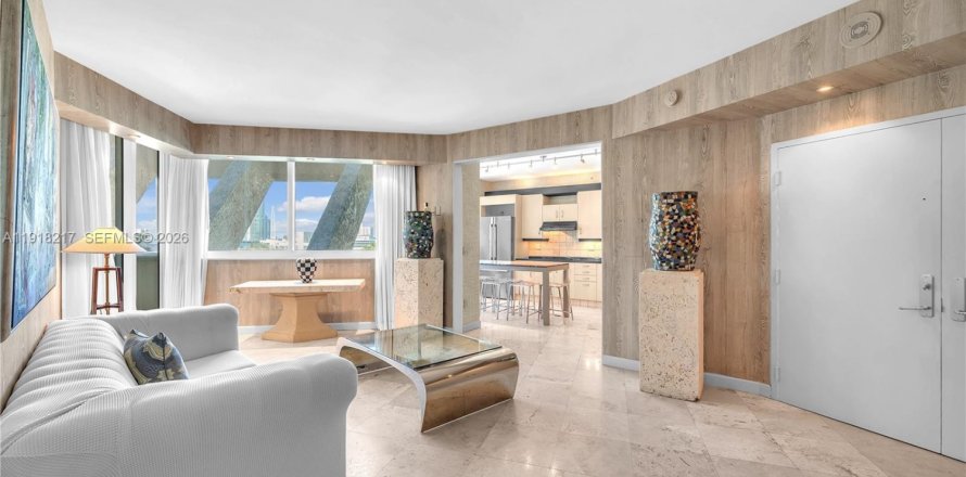 Condo in Miami Beach, Florida, 1 bedroom  № 2059695