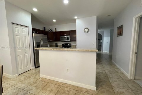 House in Homestead, Florida 4 bedrooms, 155.15 sq.m. № 1829015 - photo 7