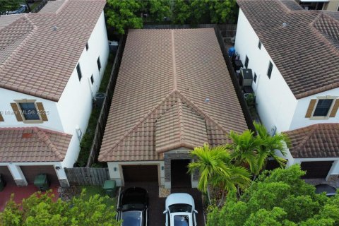 House in Homestead, Florida 4 bedrooms, 155.15 sq.m. № 1829015 - photo 2