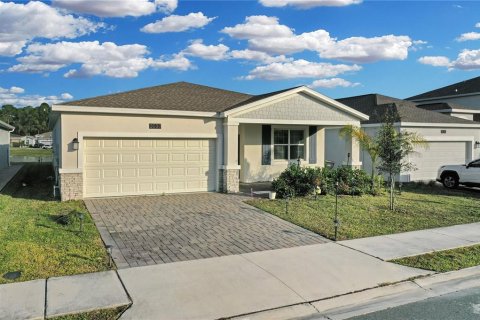 House in Davenport, Florida 4 bedrooms, 195.47 sq.m. № 2122488 - photo 3