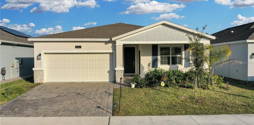 House in Davenport, Florida 4 bedrooms, 195.47 sq.m. № 2122488