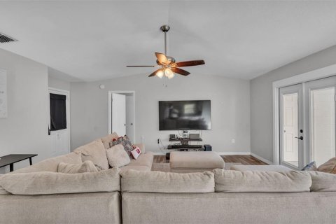 House in Lakeland, Florida 3 bedrooms, 111.2 sq.m. № 1919049 - photo 7