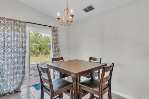 House in Lakeland, Florida 3 bedrooms, 111.2 sq.m. № 1919049 - photo 12
