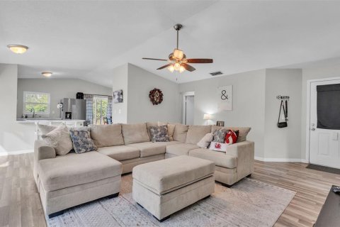 House in Lakeland, Florida 3 bedrooms, 111.2 sq.m. № 1919049 - photo 4